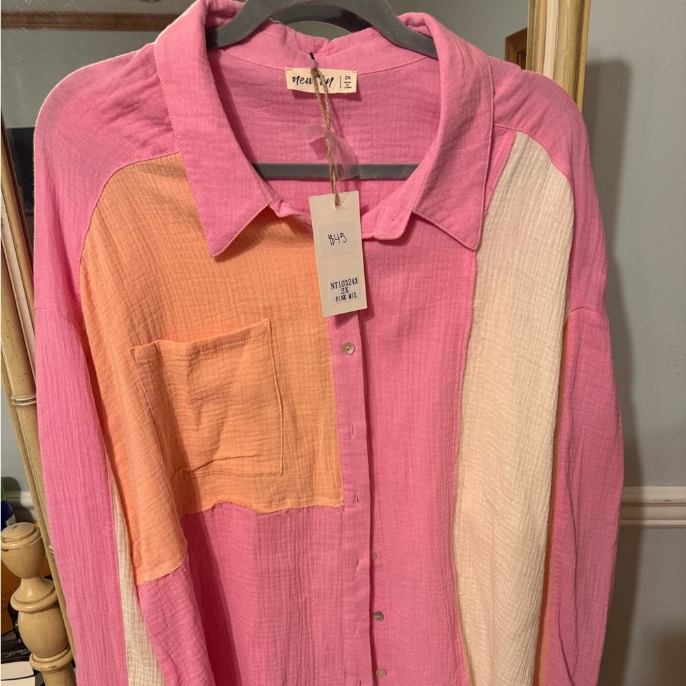 New In color block, raw hem button up. 2X